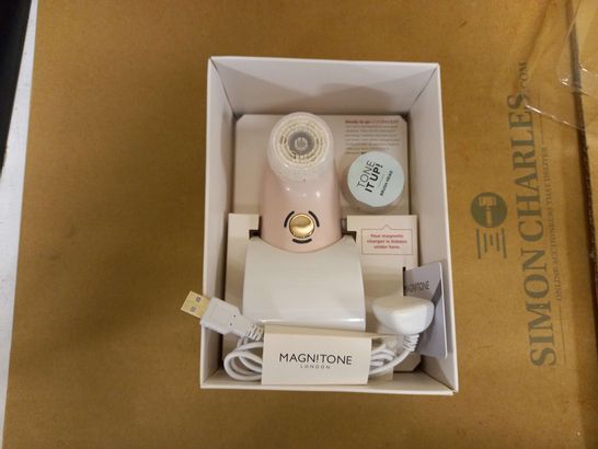 MAGNITONE LONDON BARE FACED 2 DAILY CLEANSING BRUSH