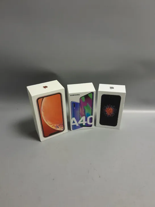 LOT OF MOBILE PHONES DISPLAY BOXES IPHONE SAMSUNG