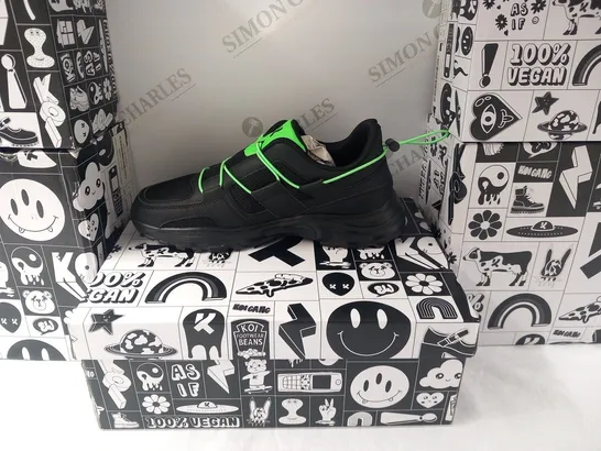 BRAND NEW BOXED PAIR OF KOI ROMAINE GREEN MEN'S VECTOR TRAINERS SIZE 8