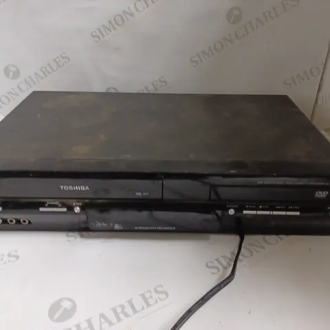 TOSHIBA SD-38VB DVD/VIDEO CASSETTE RECORDER 