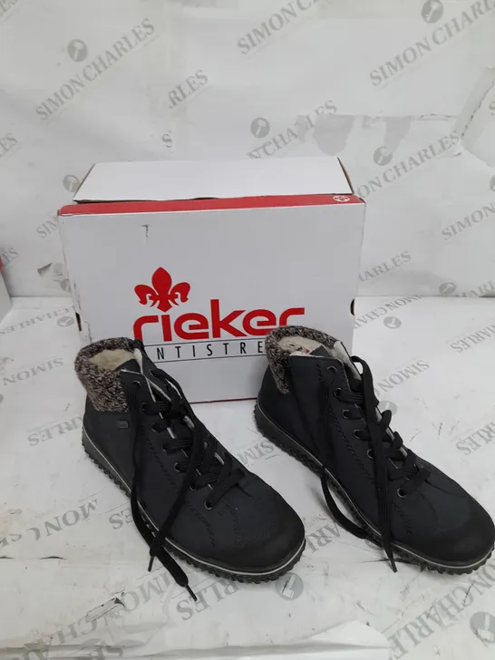 BOXED RIEKER LACE UP WATER RESISTANT BOOT IN NAVY SIZE 7.5 