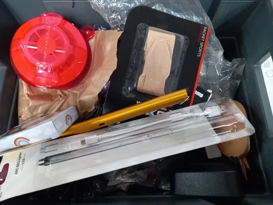 BOX OF APPROXIMATELY 18 ASSORTED ITEMS TO INCLUDE - FLUKE VOLT ALERT - SILICONE TRIVET - AMTECH HAMMER ECT