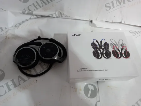 BOXED AEAK MARATHON PORTABLE HEADPHONES