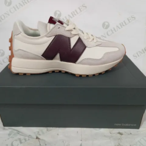 BOXED PAIR OF NEW BALANCE SHOES IN WHITE/BROWN UK SIZE 6.5