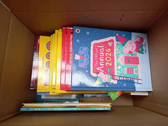 BOX OF APPROXIMATELY 10 ASSORTED BOOKS AND TOYS TO INCLUDE THE DANDY, BEANO AND STRANGER THINGS