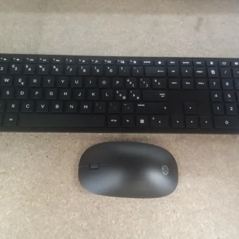 HP PAVILION 800 BLACK SLIM 2.4 GHZ USB WIRELESS KEYBOARD & WIRELESS MOUSE COMBO