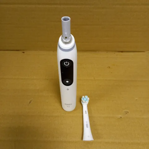 ORAL-B IO8 - ELECTRIC TOOTHBRUSH SET