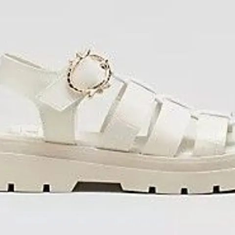 MODA IN PELLE OBSIDIAN LEATHER SANDAL OFF WHITE SIZE 6