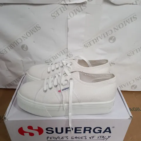 BOXED PAIR OF SUPERGA LINEA UP AND DOWN WHITE TRAINERS SIZE 6