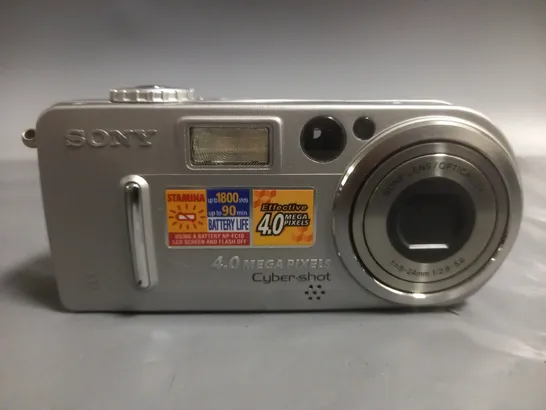 SONY DSC-P9 CAMERA