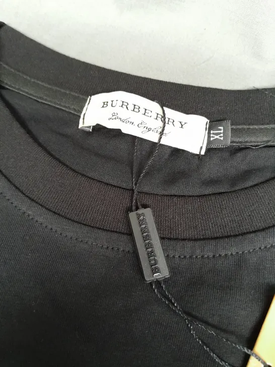 BLACK BURBERRY LONDON TEDDY TEE SIZE XL 