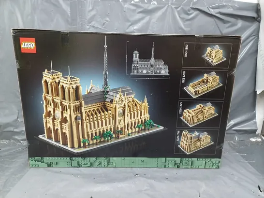 LEGO ARCHITECTURE NOTRE-DAME DE PARIS SET 21061