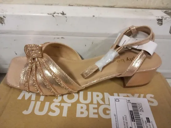 BOXED SIMPLYBE ROSE GOLD HEELS SIZE 9