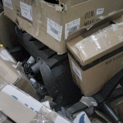 PALLET OF ASSORTED ITEMS INCLUDING BOXED BLACK AND WHITE GAMING CHAIR, BLACK OFFICE CHAIR, WHITE LEATHER SEAT, FABRIC OTTOMAN TOP