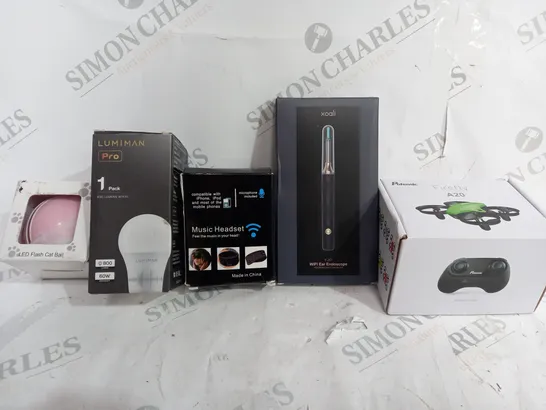 BOX OF APPROX 15 ASSORTED ITEMS TO INCLUDE - LED FLASH CAT BALL - LUMIMAN PROLIGHT BULB - POTENSIC FIREFLY A20 ECT