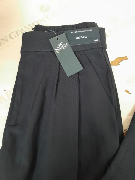 HOLLISTER WIDE LEG NAVY TOUSERS - SIZE X SMALL