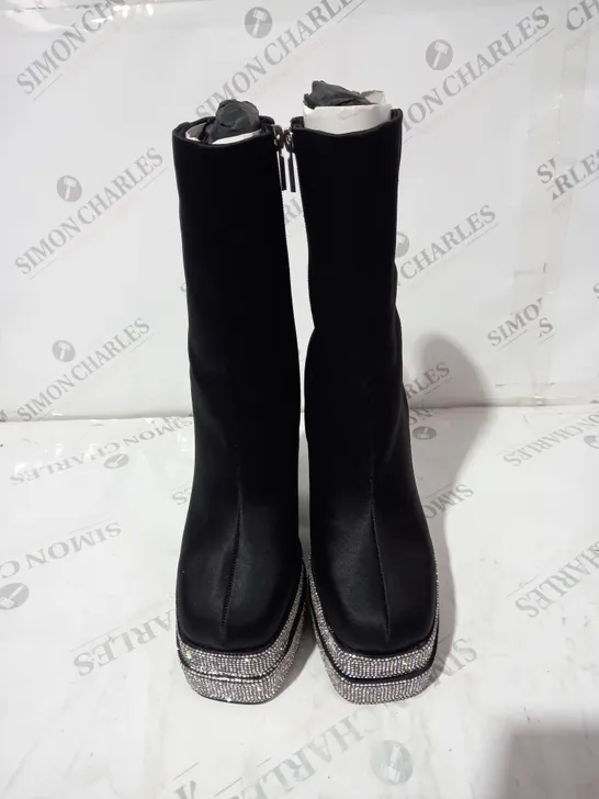 BLACK PLATFORM HEELED BOOTS DIAMANTE HEEL AND PLATFORM SIZE 5