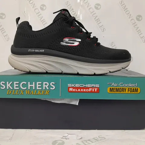 BOXED SKETCHERS D'LUX WALKER TRAINERS IN BLACK SIZE 9