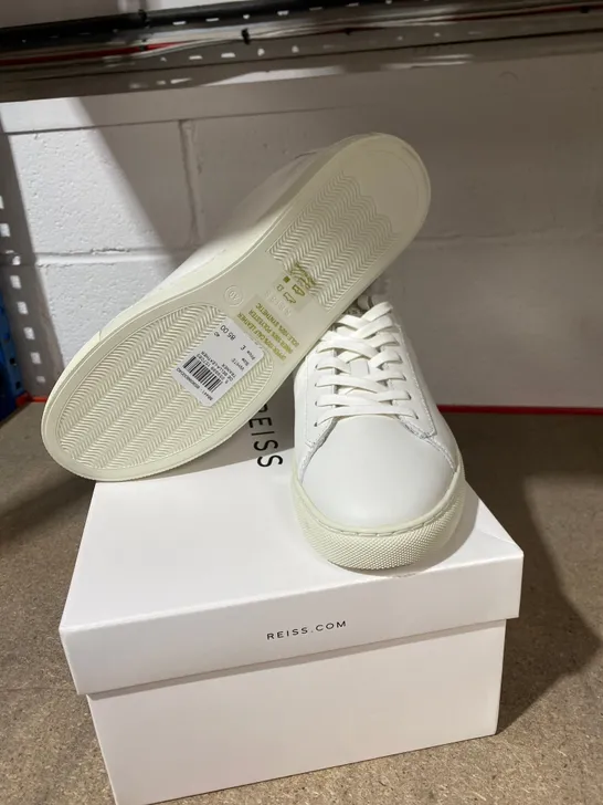 BOXED PAIR OF REISS BELLA WHITE SHOES SIZE 40