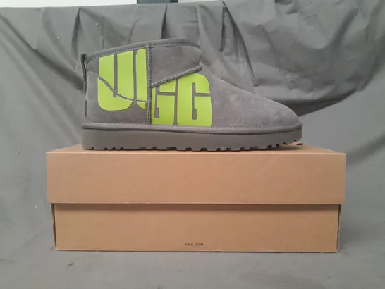 BOXED PAIR OF UGG CLASSIC ULTRA SHOES IN GREY/GREEN UK SIZE 9