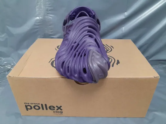 BOXED PAIR OF CROCS SALEHE BEMBURY POLLEX CLOGS IN PURPLE UK SIZE M9/W10