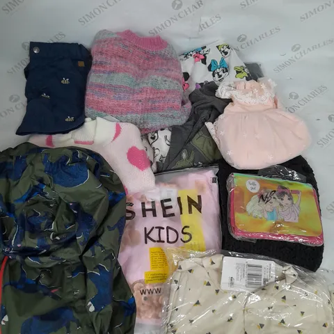 BOX OF APPROXIMATELY 25 ASSORTED CHILDRENS CLOTHING ITEMS TO INCUDE - JUMPERS , JACKETS , DRESSES ETC