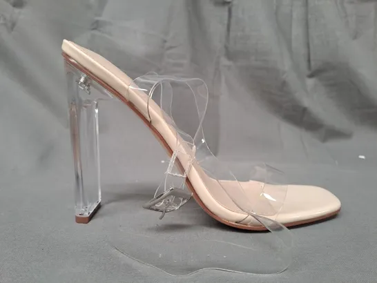 BOXED PAIR OF PRETTY LITTLE THING OPEN TOE HIGH HEEL SANDALS IN CLEAR/BEIGE SIZE 4