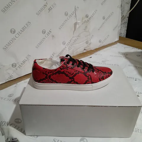 BOXED KENNETH COLE RED SNAKESKIN TRAINERS SIZE 7