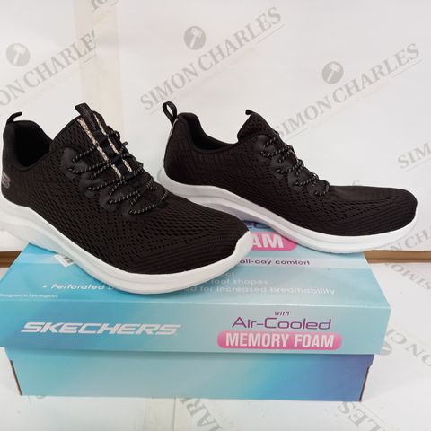 BOXED PAIR OF SKECHERS MEMORY FOAM TRAINERS (BLACK, SIZE 6)