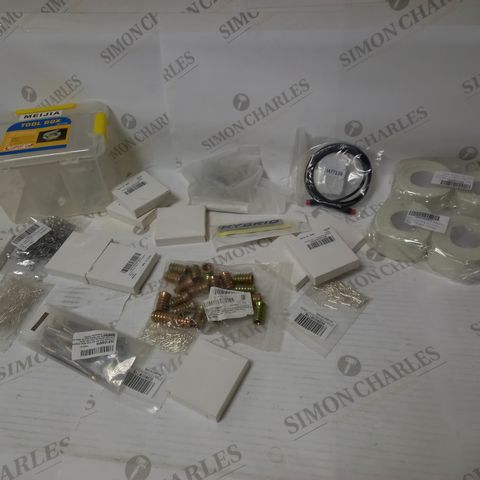 LOT OF APPROX 15 ASSORTED ITEMS TO INCLUDE CHAULK STRIPS, SMALL CLEAR TOOL BOX AND THREADED NUTS