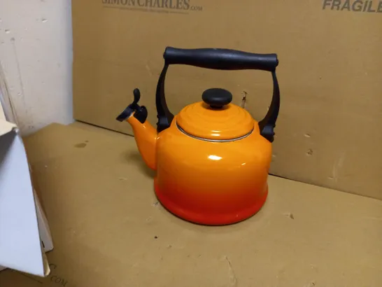 LE CREUSET STOVE KETTLE 2.1L