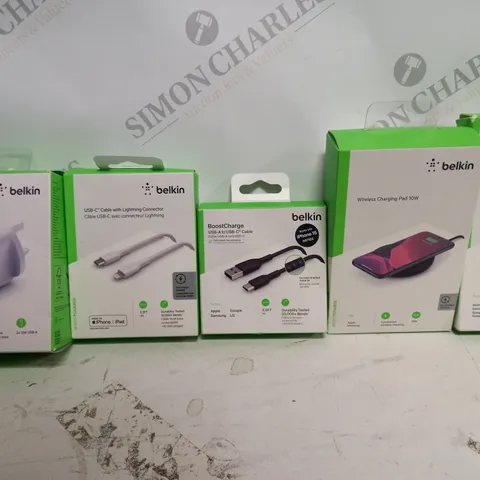 BOX OF APPROX 15 ASSORTED BELKIN ITEMS TO INCLUDE - USB-C TO USB-A CABLE -  DUAL USB-A WALL CHARGER - 1000MAH POWER BANK ETC