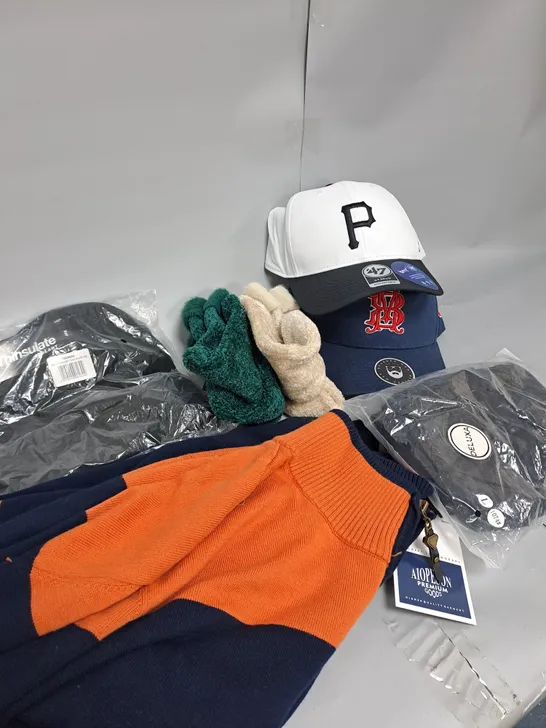 BOX OF APPROXIMATELY 20 ASSORTED CLOTHING ITEMS TO INCLUDE CAPS, THINSULATE BEANIE. JACKET ETC