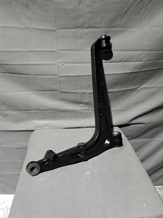 VEHICLE CONTROL ARM SUSPENSION ARM 