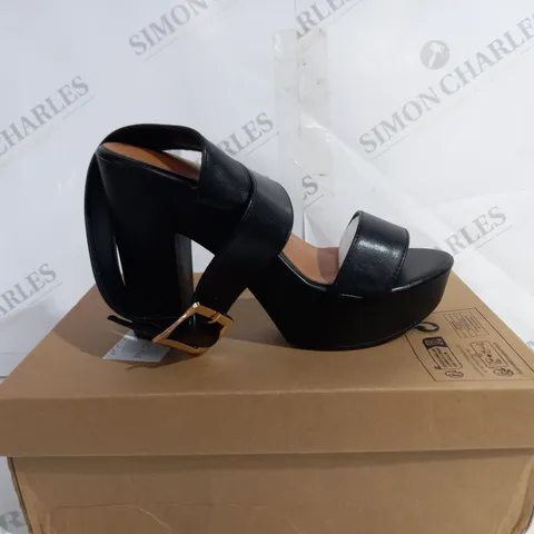 BOXED UNBRANDED PLATFORM HEELED BLACK SANDAL - SIZE 39