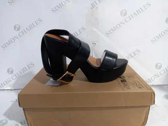 BOXED UNBRANDED PLATFORM HEELED BLACK SANDAL - SIZE 39