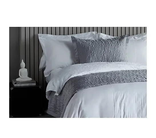 K BY KELLY HOPPEN GEO SATIN BEDSPREAD AND SHAMS- WHITE DOUBLE