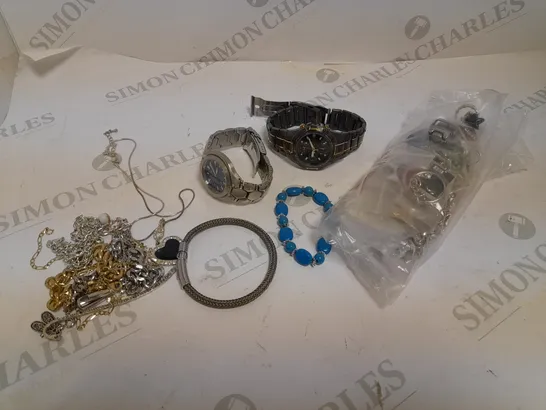 BOX OF ASSORTED LOOSE JEWELLERY ITEMS TO INCLUDE CHAIN LINK BRACELETS, CITIZEN WATCH, VARIOUS PENDANTS ETC 