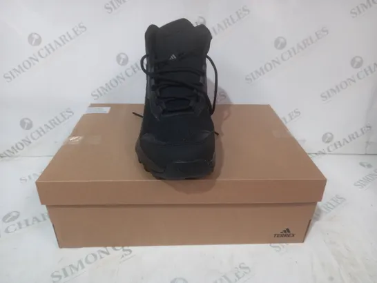 BOXED PAIR OF ADIDAS TERREX EASTRAIL SHOES IN BLACK UK SIZE 7