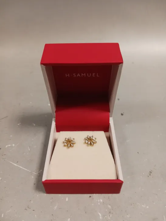 H.SAMUEL FLOWER DESIGN STUD EARRINGS 