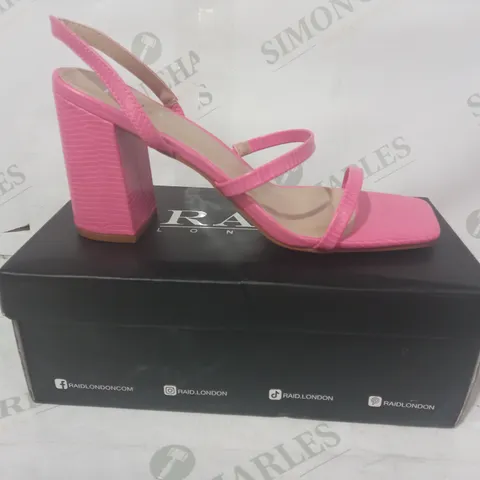 BOXED PAIR OF RAID OPEN TOE STRAPPY BLOCK HEEL SANDALS IN PINK SIZE 6