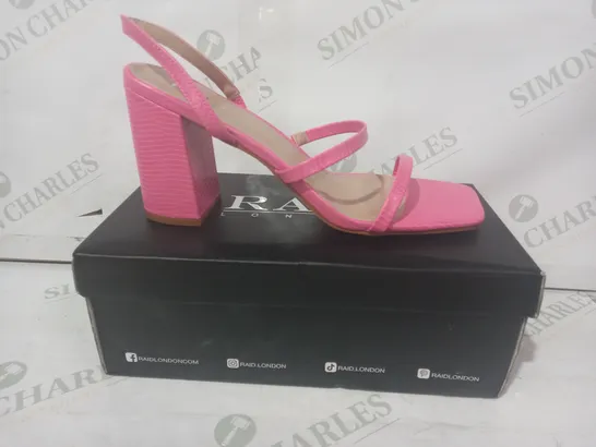 BOXED PAIR OF RAID OPEN TOE STRAPPY BLOCK HEEL SANDALS IN PINK SIZE 6