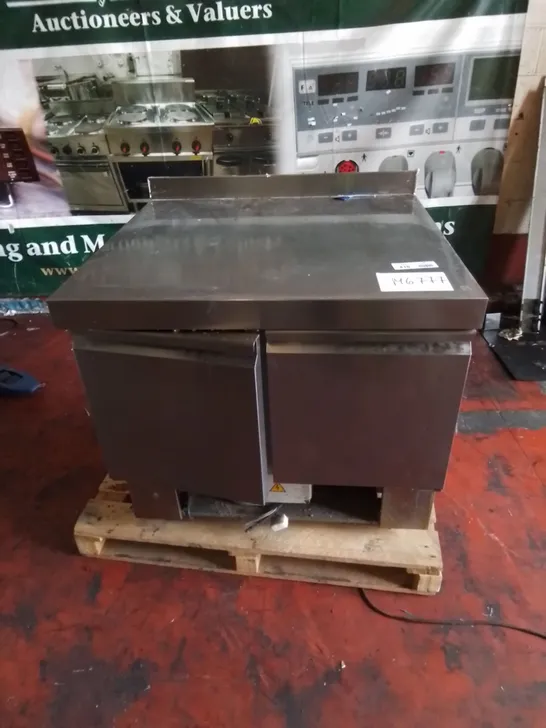 COMMERCIAL STAINLESS REFRIGERATED FOOD PREP COUNTER 