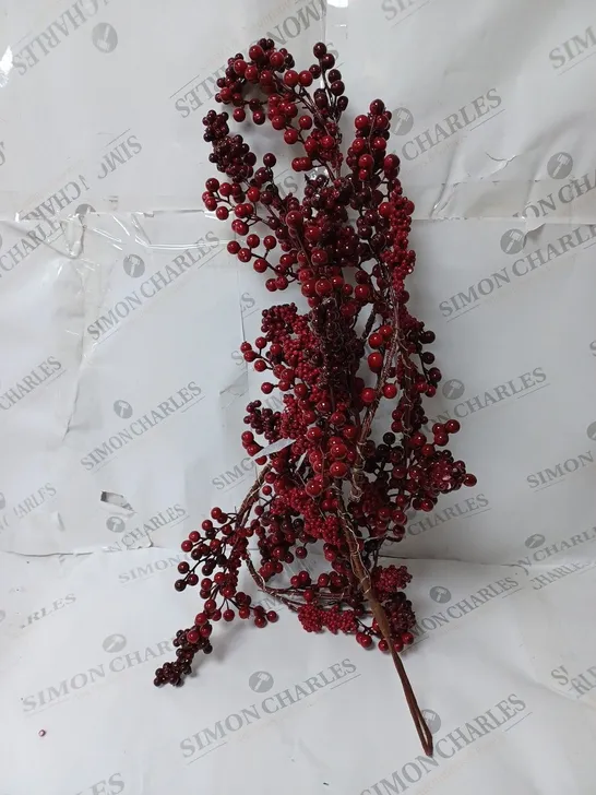 BOXED HOME REFLECTIONS PRE-LIT MIXED BERRY GARLAND