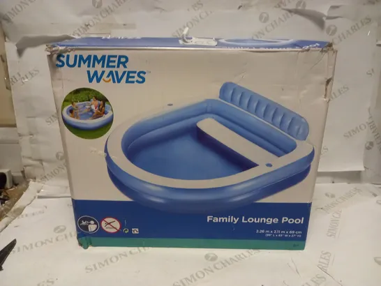 SUMMER WAVES FAMILY LOUNGE POOL