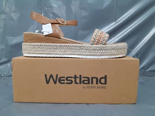 BOXED PAIR OF WESTLAND OPEN TOE LOW WEDGE SANDALS IN CAMEL EU SIZE 42