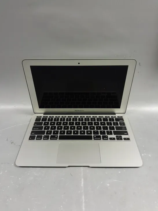 APPLE MACBOOK AIR - A1465