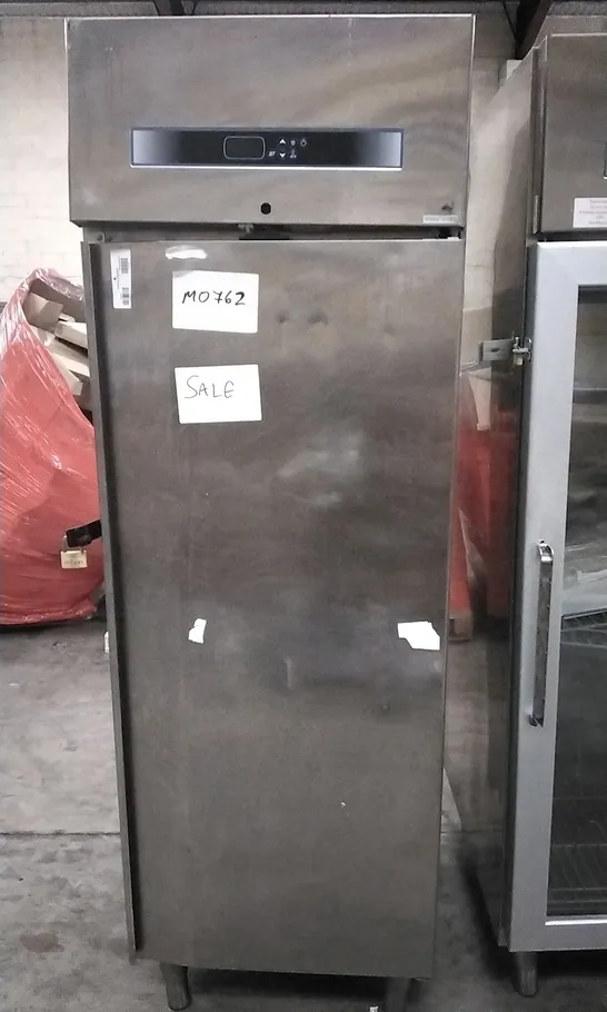 SINGLE COMMERCIAL FRIDGE/CHILLER F. PLUS TN 70