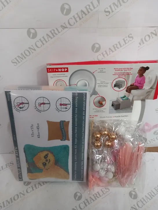 BOXED OF APROX 15 HOUSEHOLD ITEMS TO INCLUDE LATCH HOOK KIT - DECORATION'S - SKIP HOP SEAT - COLLECTION ONLY 