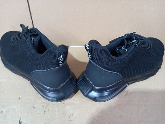 BOXED PAIR OF DESIGNER SAFETY SHOES IN BLACK UK SIZE 9